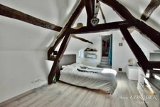 À vendre Maison avec grand terrain et grange indépendante.