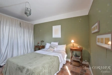 SULLY SUR LOIRE Maison de ville rénovée d'environ 75m2.