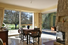 LORRIS, Maison de caractère d'environ 150m2, trois chambres.