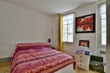 MURS COMMERCIAUX AVEC APPARTEMENT À L'ÉTAGE - EMPLACEMENT STRATÉGIQUE