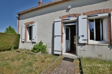 A vendre Maison en pierres 4 pièces, terrain d'environ 1000 m2.