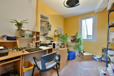 MURS COMMERCIAUX AVEC APPARTEMENT À L'ÉTAGE - EMPLACEMENT STRATÉGIQUE