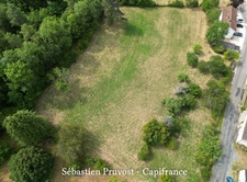 Terrain à vendre  NANTHIAT (24), ensemble foncier, terrain avec CU et bois secteur bourg, bassin sur le terrain. 9839m2