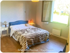 Maison à vendre 4 pièces NONTRON (24), Semi plain-pied, beau terrain clos 1845m2, sous-sol complet, secteur résidentiel.