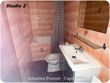 Immeuble de rapport à vendre PERIGUEUX proche Tourny (24), un F3, deux F2, deux studios et un bureau. 