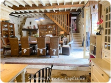 Dpt Dordogne (24), à vendre 11 pièces proche Thiviers (24) propriété de 325 m², terrain 22200 m², dépendance, piscine.