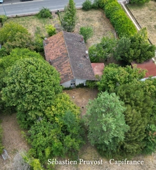 Dordogne (24) Agonac, A vendre Maison 105m2 habitables à rénover à vendre 5 pièces, 4 chambres, terrain 2752m2, garages.