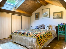 Dordogne (24) Propriété P7 proche de SAINT MARTIN DE FRESSENGEAS (24), terrain 36000m2, rivière, 225m2 habitables.
