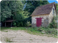 Dpt Dordogne (24), à vendre 11 pièces proche Thiviers (24) propriété de 325 m², terrain 22200 m², dépendance, piscine.
