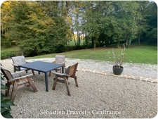 Dordogne (24) Propriété P7 proche de SAINT MARTIN DE FRESSENGEAS (24), terrain 36000m2, rivière, 225m2 habitables.