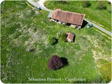 Maison à vendre 2 pièces CHALAIS (24), cuisine 36m2, salle d'eau, wc et 80m2 à développer, terrain 5712m2