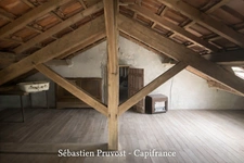 Dordogne (24) Agonac, A vendre Maison 105m2 habitables à rénover à vendre 5 pièces, 4 chambres, terrain 2752m2, garages.