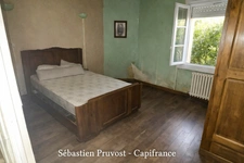 Dordogne (24) Agonac, A vendre Maison 105m2 habitables à rénover à vendre 5 pièces, 4 chambres, terrain 2752m2, garages.