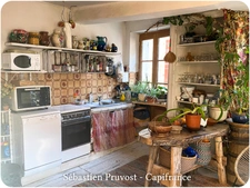 Maison à vendre 8 pièces BRANTOME (24) Immeuble de 400m2, rdc commercial, 4 chambres, studio, accès rivière, terrasse