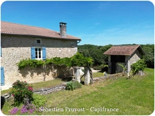 Champagnac de Belair (24), Dordogne, Maison en pierre à vendre, 211 m², 6 Pièces, Terrain 4 332 m², 5 chambres, Gîte, Atelier 