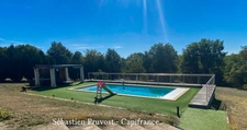Maison Plain-pied 113.5m2+21.5m2 avec un gîte à vendre 4 pièces BRANTOME (24) - Garage, piscine chauffée 11x5 avec sa plage et carport - 