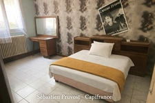 Dordogne (24) Agonac, A vendre Maison 105m2 habitables à rénover à vendre 5 pièces, 4 chambres, terrain 2752m2, garages.