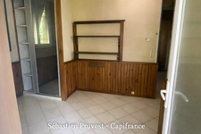 Dordogne (24) Agonac, A vendre Maison 105m2 habitables à rénover à vendre 5 pièces, 4 chambres, terrain 2752m2, garages.
