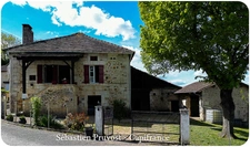 Proche de BRANTOME (24)Fermette à vendre 62m2, Combles 90m2, Grange 140m2, Dépendance, Terrain 5835m2