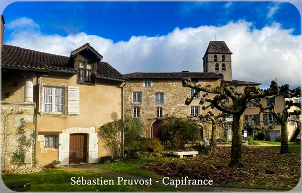 Maison à vendre 6 pièces SAINT JEAN DE COLE (24), trois chambres, 140m2 habitables, au coeur du village touristique