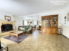 Axe La Réole / Sauveterre de Guyenne - Maison traditionnelle avec sous-sol complet - Agréable jardin et piscine