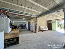 Maison traditionnelle - 3 chambres et bureau - Véranda - Garages - Jardin