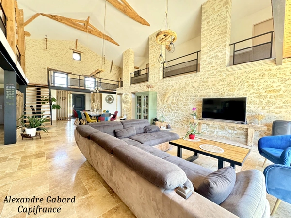 SUD REOLAIS - Maison en pierre rénovée - 7 chambres - Terrain 5 000 m² - Piscine - Dépendances