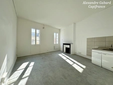 Centre ville - Immeuble en pierres d'environ 140 m²