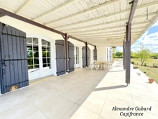 Axe La Réole / Sauveterre de Guyenne - Maison traditionnelle avec sous-sol complet - Agréable jardin et piscine