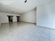 Maison en pierres - 3 chambres -  vaste jardin et grand garage