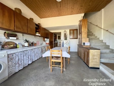 Maison en pierres 230 m² - 4 chambres - Terrain 7 370 m² - Piscine - Dépendances