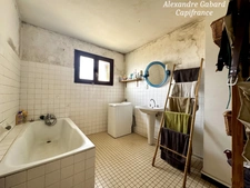 Maison en pierres - 3 chambres - Jardin 2 471 m² - Dépendance