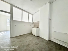 Centre ville - Immeuble en pierres d'environ 140 m²