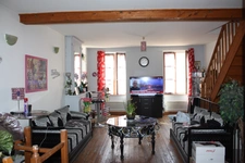 Immeuble à vendre TOURNUS (71) Appt T4-83m2 (loué) + (Local commercial) à 119 000 €