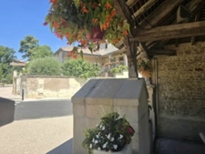 Maison de caractère DAVAYE (71) 222m2 - 9 pièces - dépendances et annexes à 345 000 €