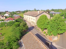 Dpt Saône et Loire (71), à vendre secteur Tournus Maison en pierre - ferme de maître sur environ 7 300 m2 de terrain à 490 000 €    