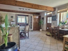 Maison de caractère DAVAYE (71) 222m2 - 9 pièces - dépendances et annexes à 345 000 €