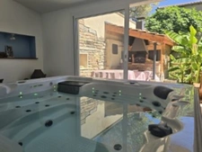 Maison de caractère DAVAYE (71) 222m2 - 9 pièces - dépendances et annexes à 345 000 €