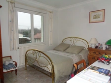 Maison à vendre  FONTCOUVERTE (17) 12 pièces 218m2 (3 logements) parcelle de 4000m2