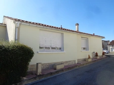 Maison à vendre 4 pièces COLOMBIERS (17 )Maison de plain-pied 102m2 avec garage et dépendances