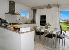 Maison à vendre  FONTCOUVERTE (17) 12 pièces 218m2 (3 logements) parcelle de 4000m2