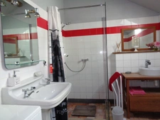 Maisons à vendre TREIGNY (89) Ensemble de deux maison 11pcs 5 ou 6 chbs, piscine, panneau solaire