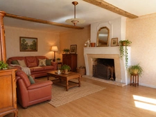 Maison à vendre 3 pièces COLOMBIERS (17) Maison de plain-pied 82m2 avec garage et beau terrain de 1000m2