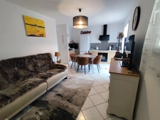 Maison à vendre OZILLAC (17) 2 pièces avec garage, parking privatif et jardin – Proche thermes de Jonzac
