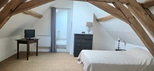 Dpt Yonne (89), à vendre BLENEAU maison de bourg de caractère 5 pièces de 120m2 avec cour de 80m2