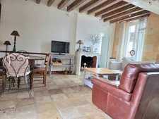 Dpt Yonne (89), à vendre BLENEAU maison de bourg de caractère 5 pièces de 120m2 avec cour de 80m2