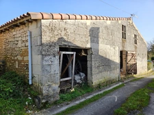 Maison à vendre SAINT DIZANT DU GUA (17) 2 pièces à rénover sur 1340m2