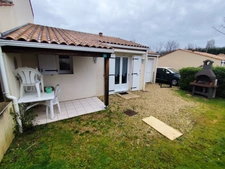 Maison à vendre OZILLAC (17) 2 pièces avec garage, parking privatif et jardin – Proche thermes de Jonzac