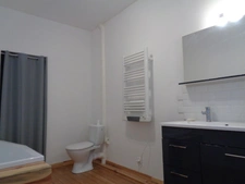 Dpt Yonne (89), à vendre BLENEAU maison de bourg de caractère 5 pièces de 120m2 avec cour de 80m2