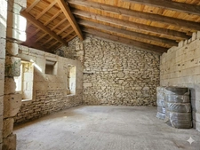 Maison à vendre SAINT DIZANT DU GUA (17) 2 pièces à rénover sur 1340m2